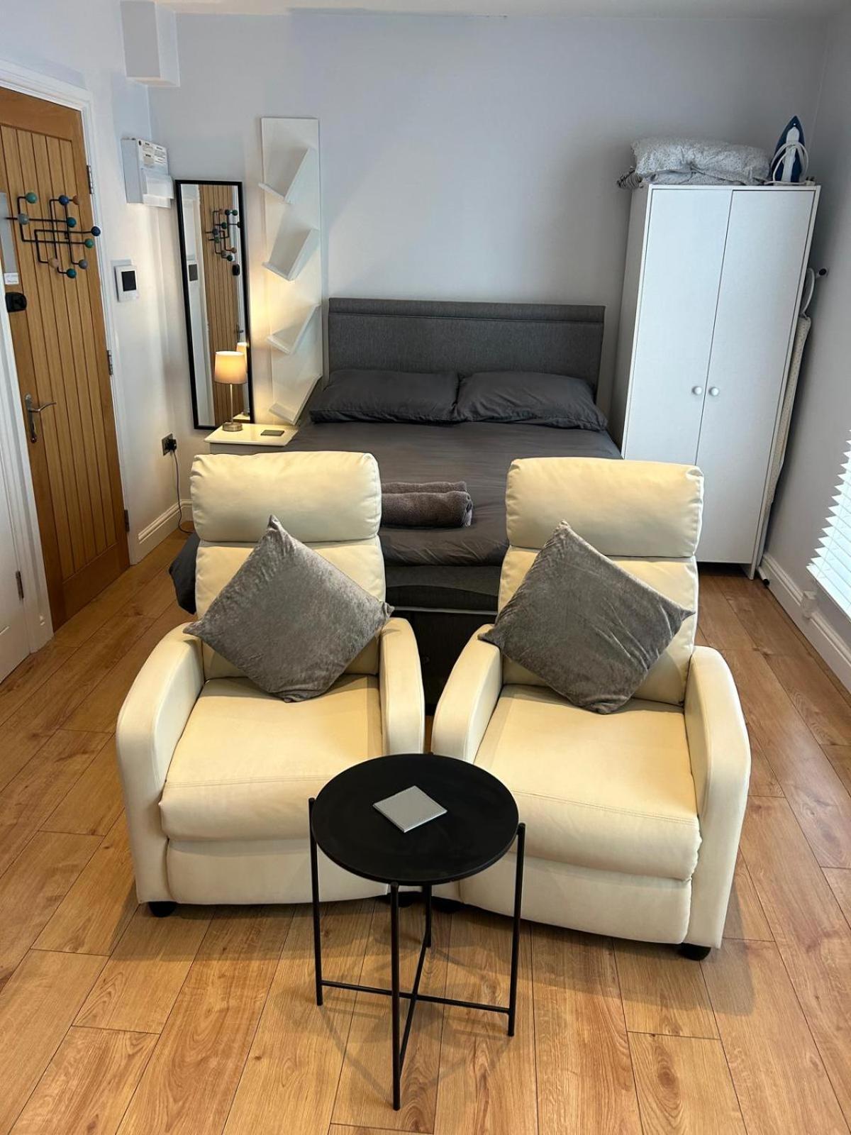 Jaskar Studio 2 Cheltenham Dış mekan fotoğraf
